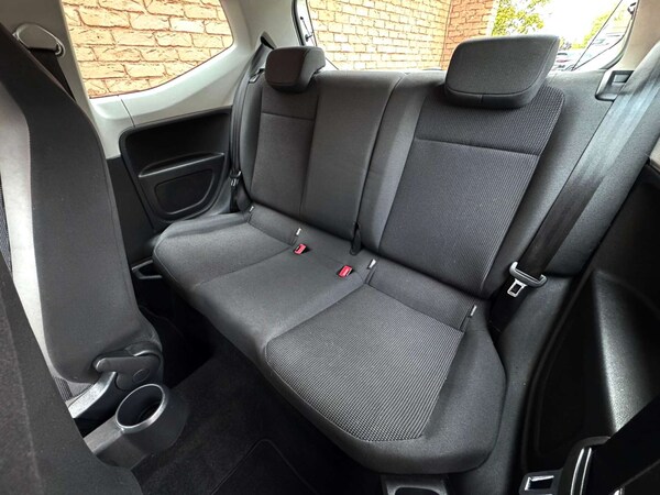 Used Volkswagen up! 2015 for sale - 76168071: Photo 28