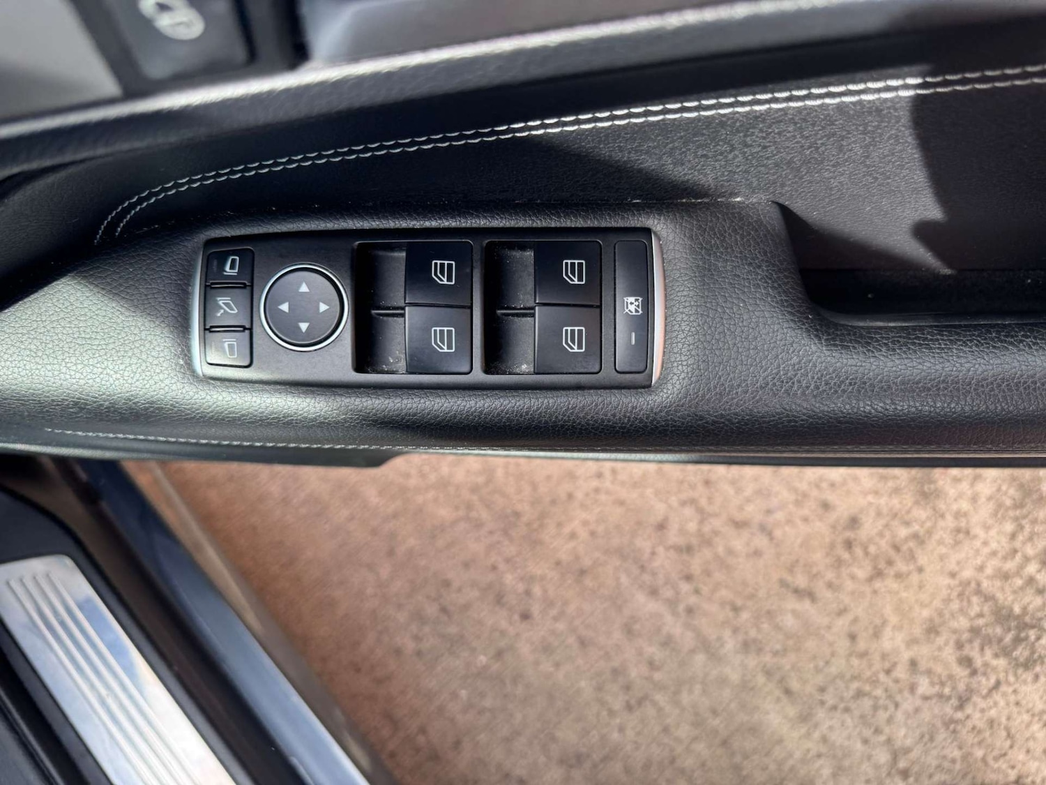 Used Mercedes-Benz E Class 2015 for sale - 75609852: Photo 28