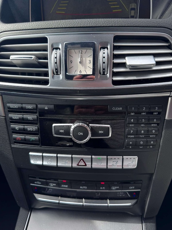 Used Mercedes-Benz E-Class 2015 for sale - 75609852: Photo 30