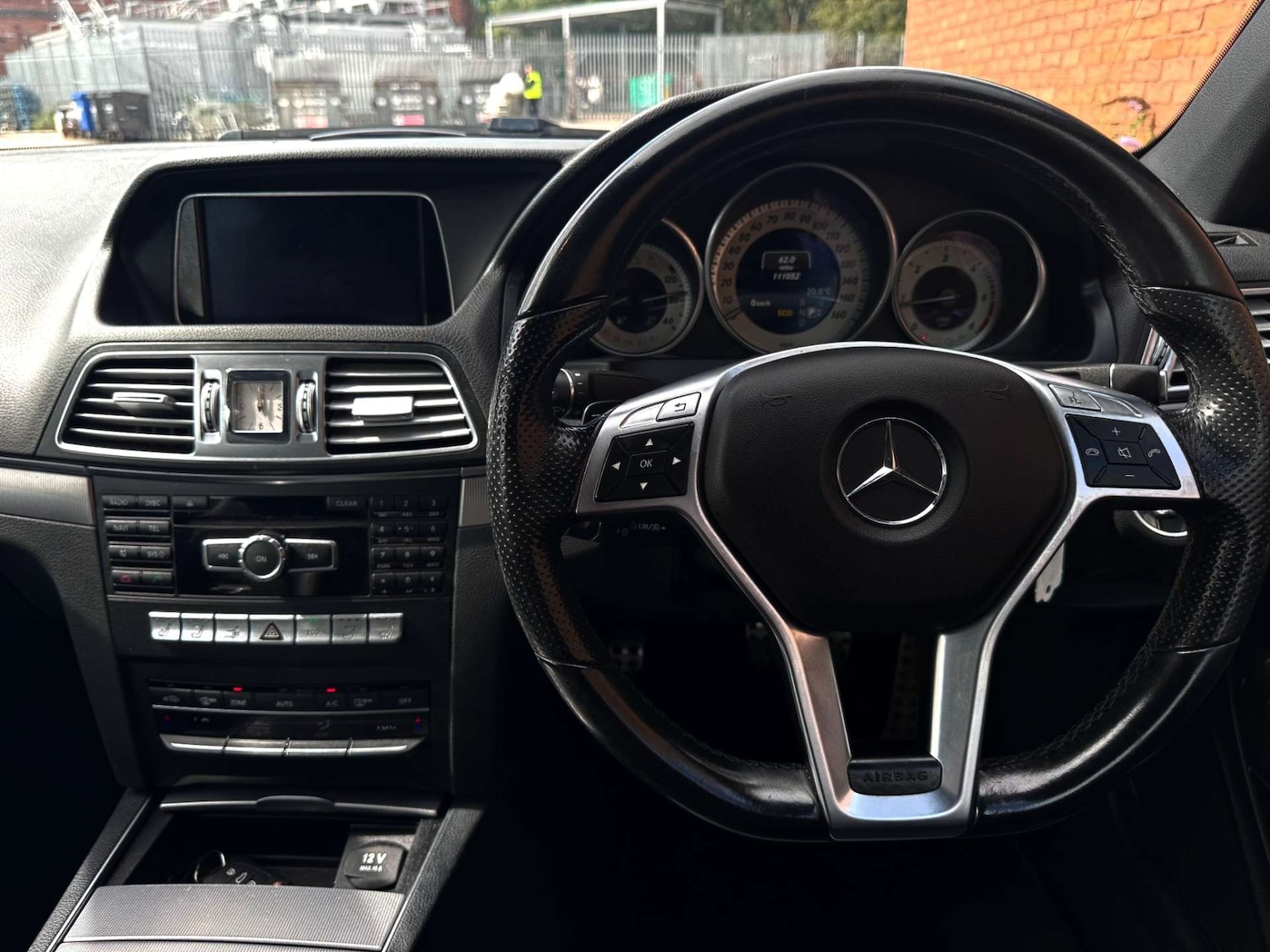 Used Mercedes-Benz E Class 2015 for sale - 75609852: Photo 31