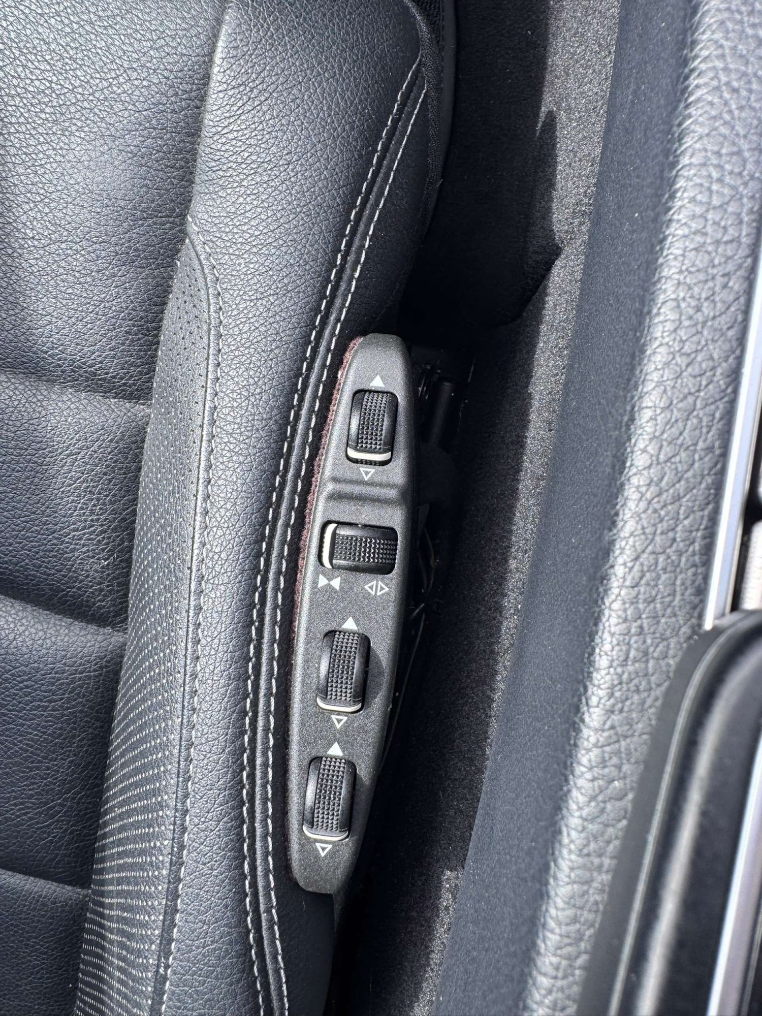 Used Mercedes-Benz E Class 2015 for sale - 75609852: Photo 36