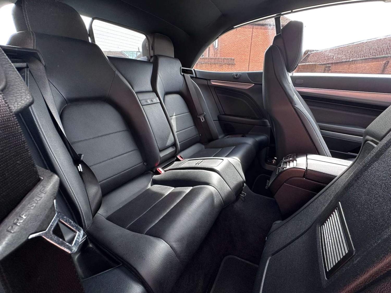 Used Mercedes-Benz E Class 2015 for sale - 75609852: Photo 37