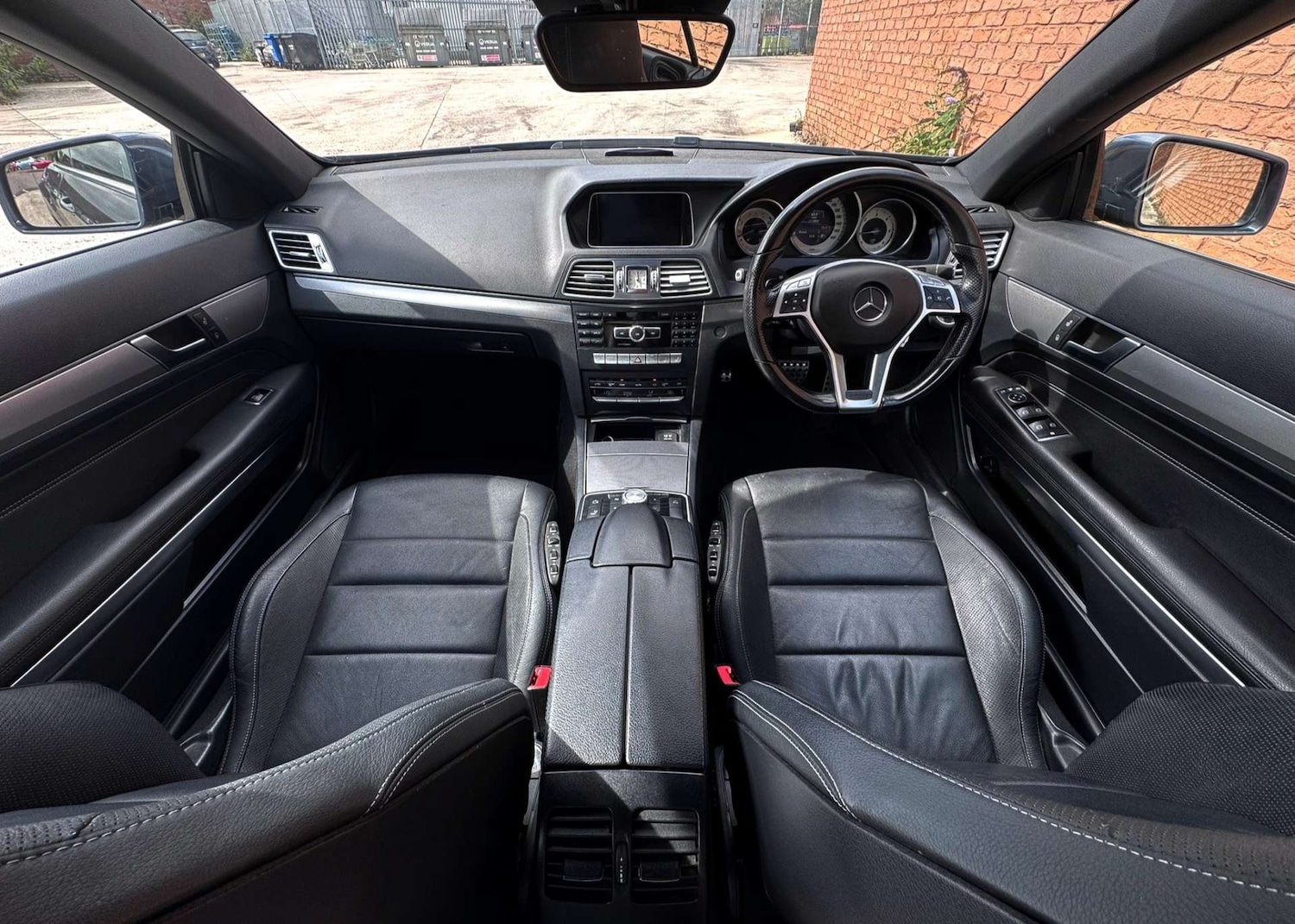 Used Mercedes-Benz E Class 2015 for sale - 75609852: Photo 39