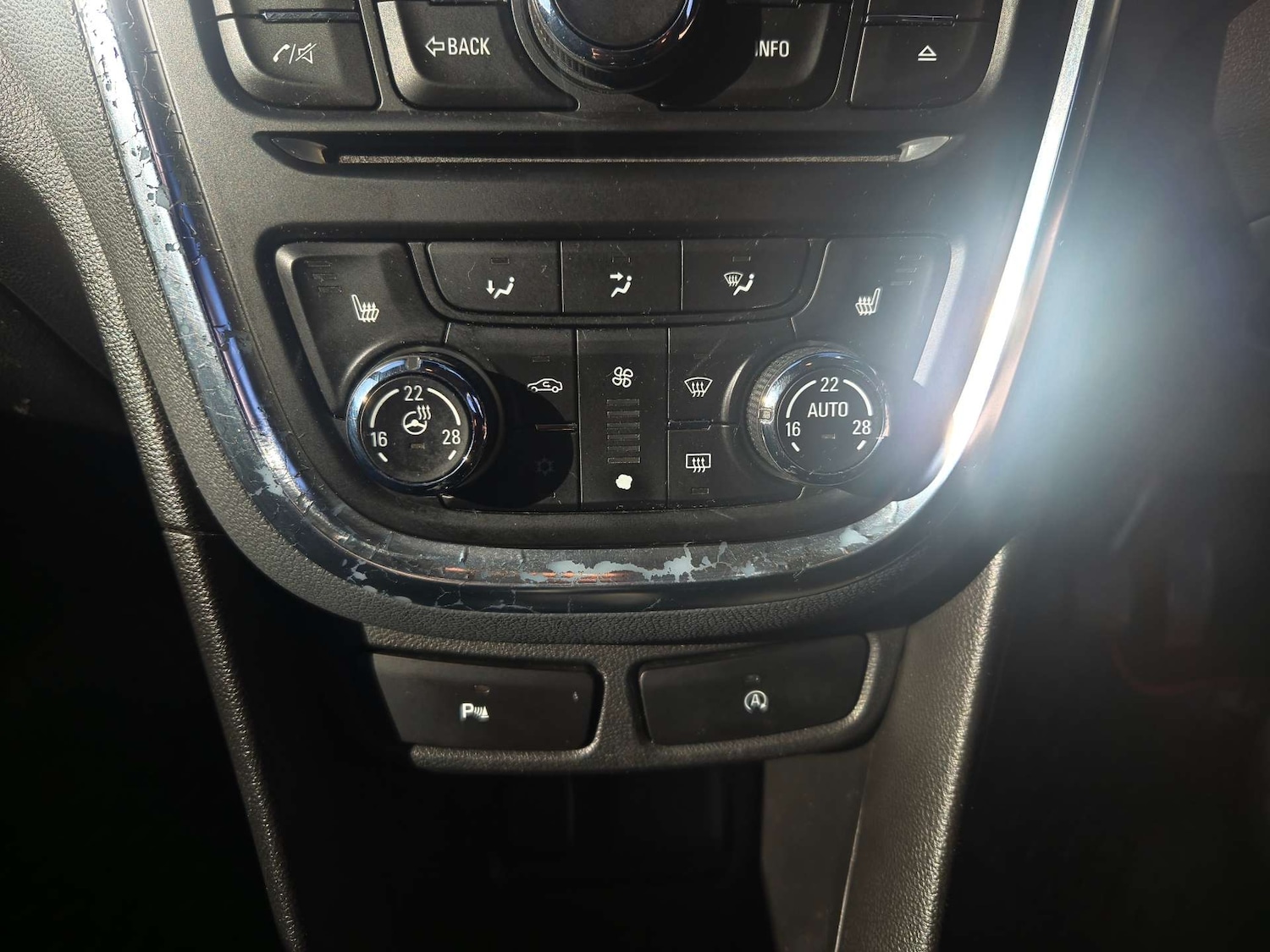 Used Vauxhall Mokka 2015 for sale - 76363663: Photo 30