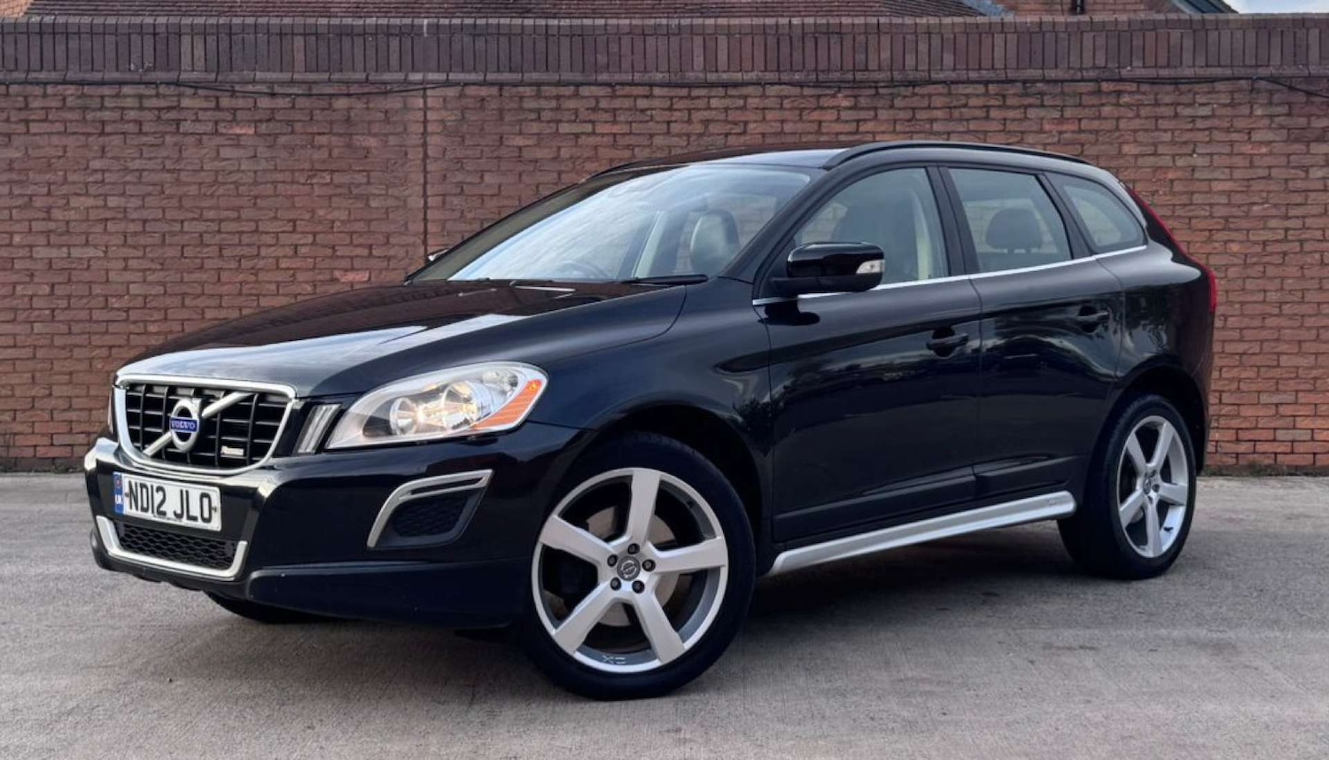 Used Volvo XC60 2012 for sale - 76018460: Photo 2