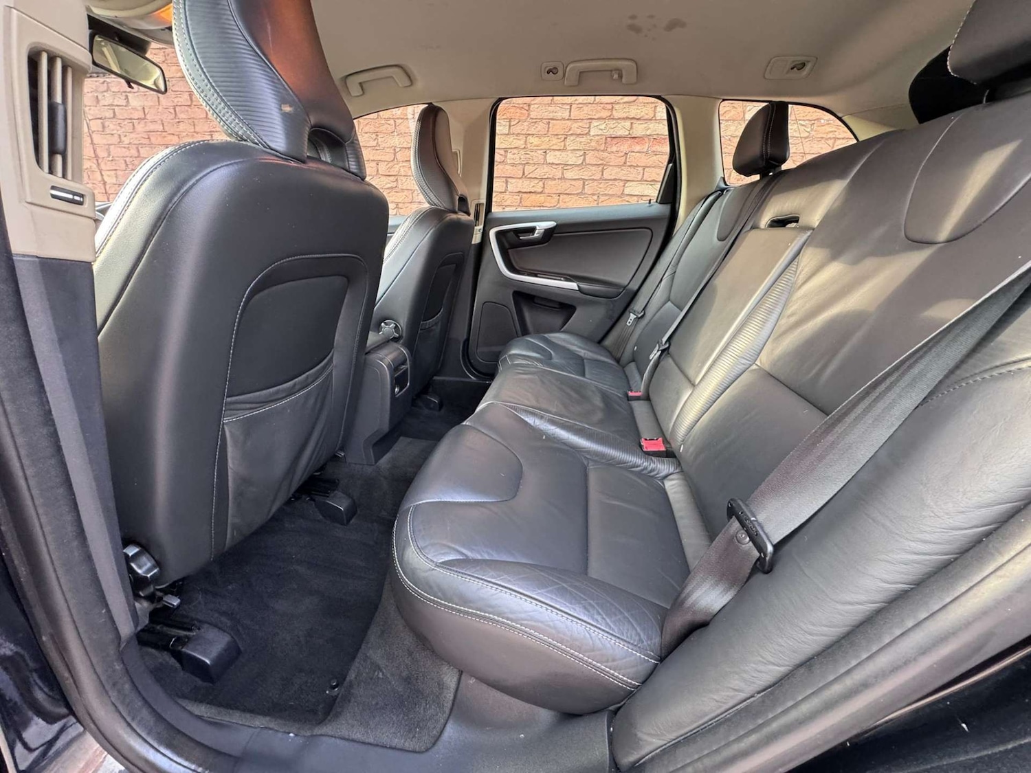 Used Volvo XC60 2012 for sale - 76018460: Photo 30