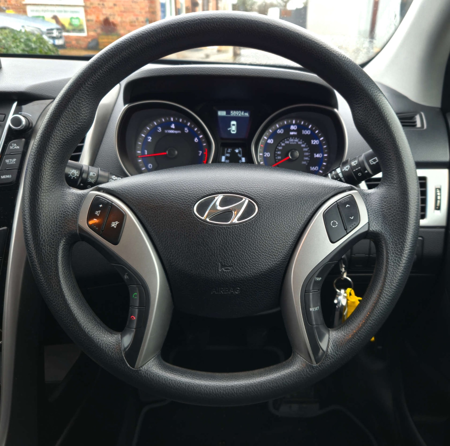 Used Hyundai i30 2015 for sale - 77282418: Photo 18