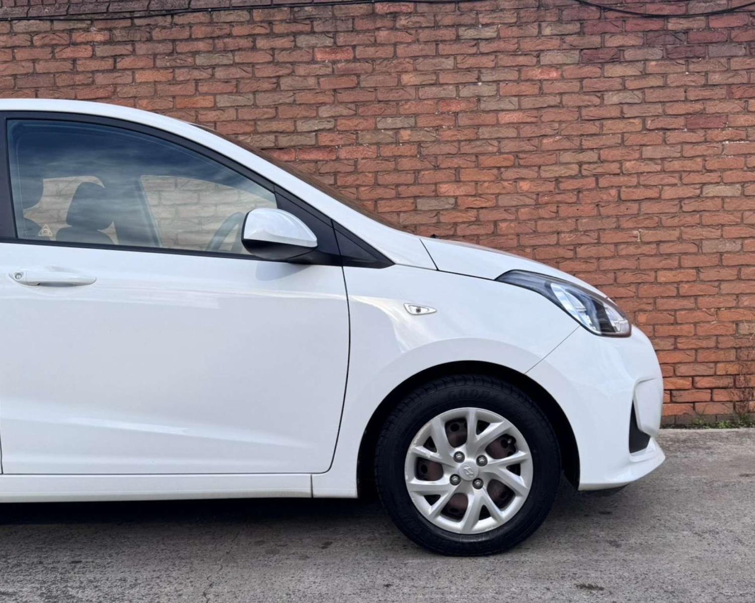 Used Hyundai i10 2017 for sale - 76600618: Photo 13