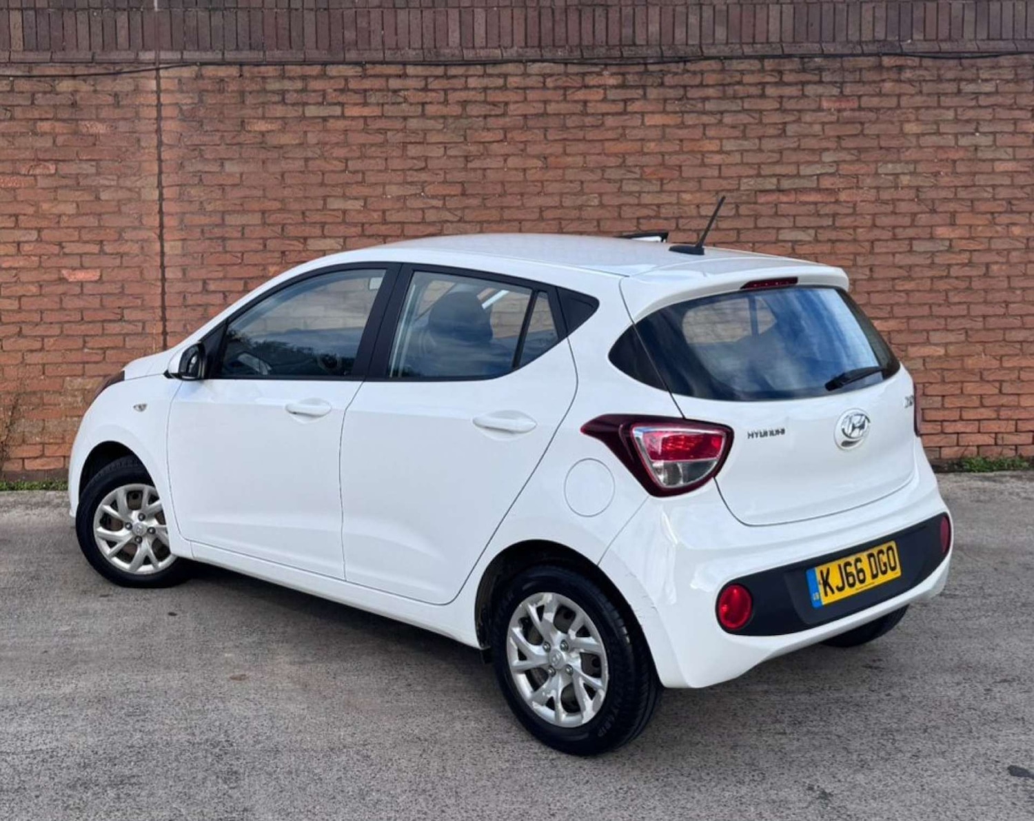 Used Hyundai i10 2017 for sale - 76600618: Photo 20