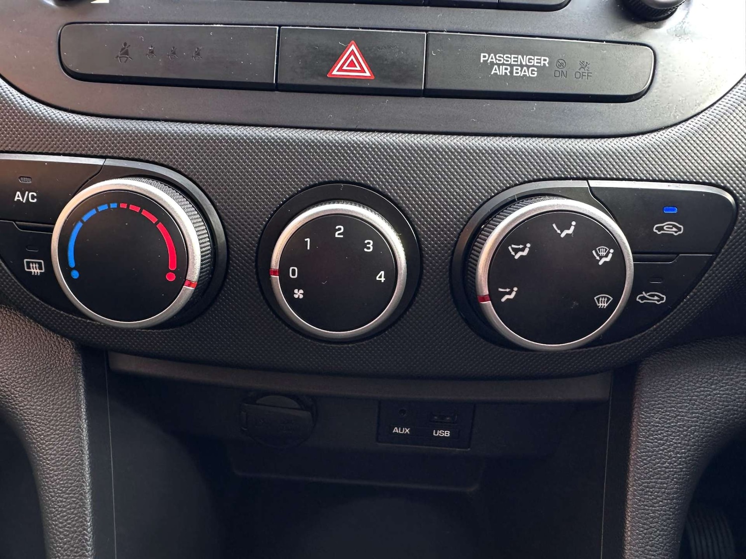 Used Hyundai i10 2017 for sale - 76600618: Photo 31