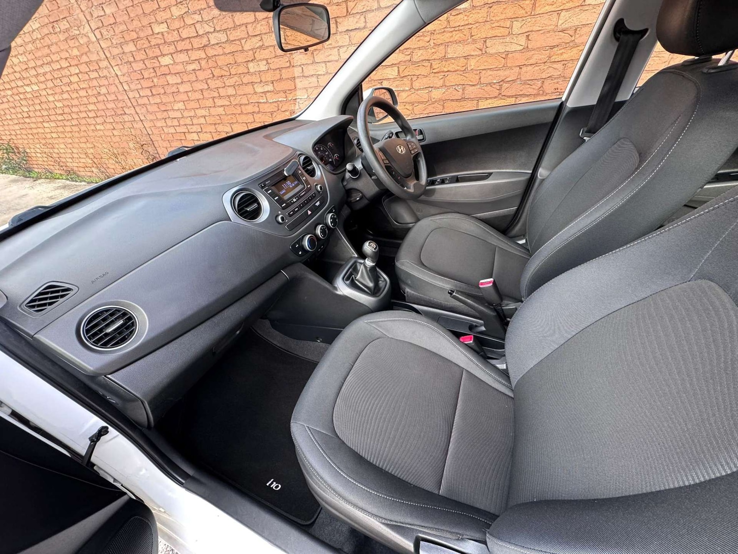 Used Hyundai i10 2017 for sale - 76600618: Photo 38