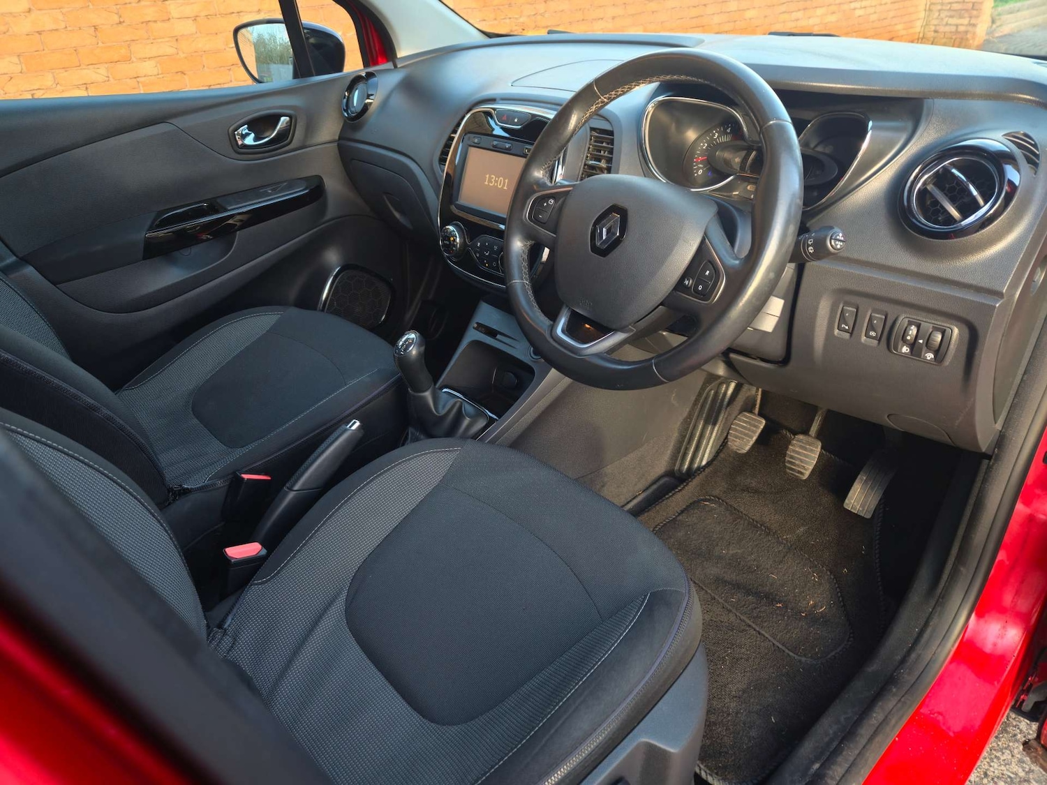 Used Renault Captur 2017 for sale - 77023542: Photo 19