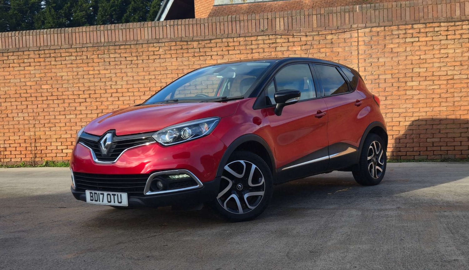 Used Renault Captur 2017 for sale - 77023542: Photo 2