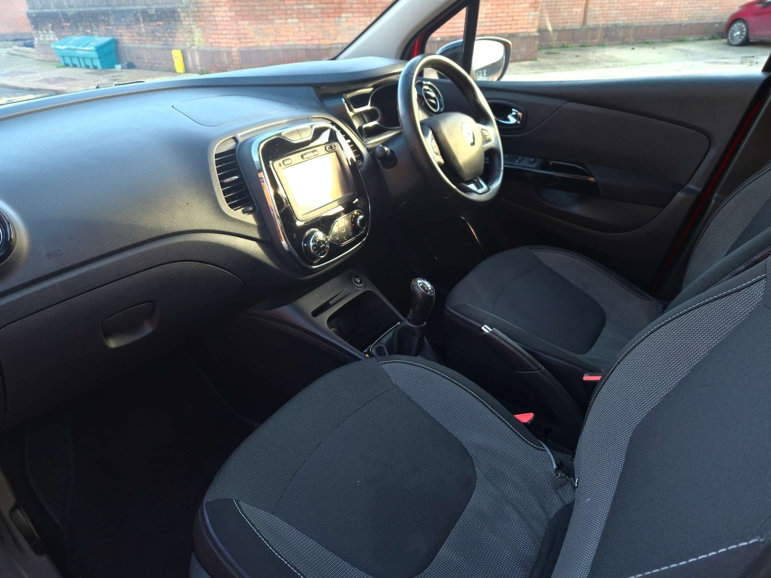 Used Renault Captur 2017 for sale - 77023542: Photo 21