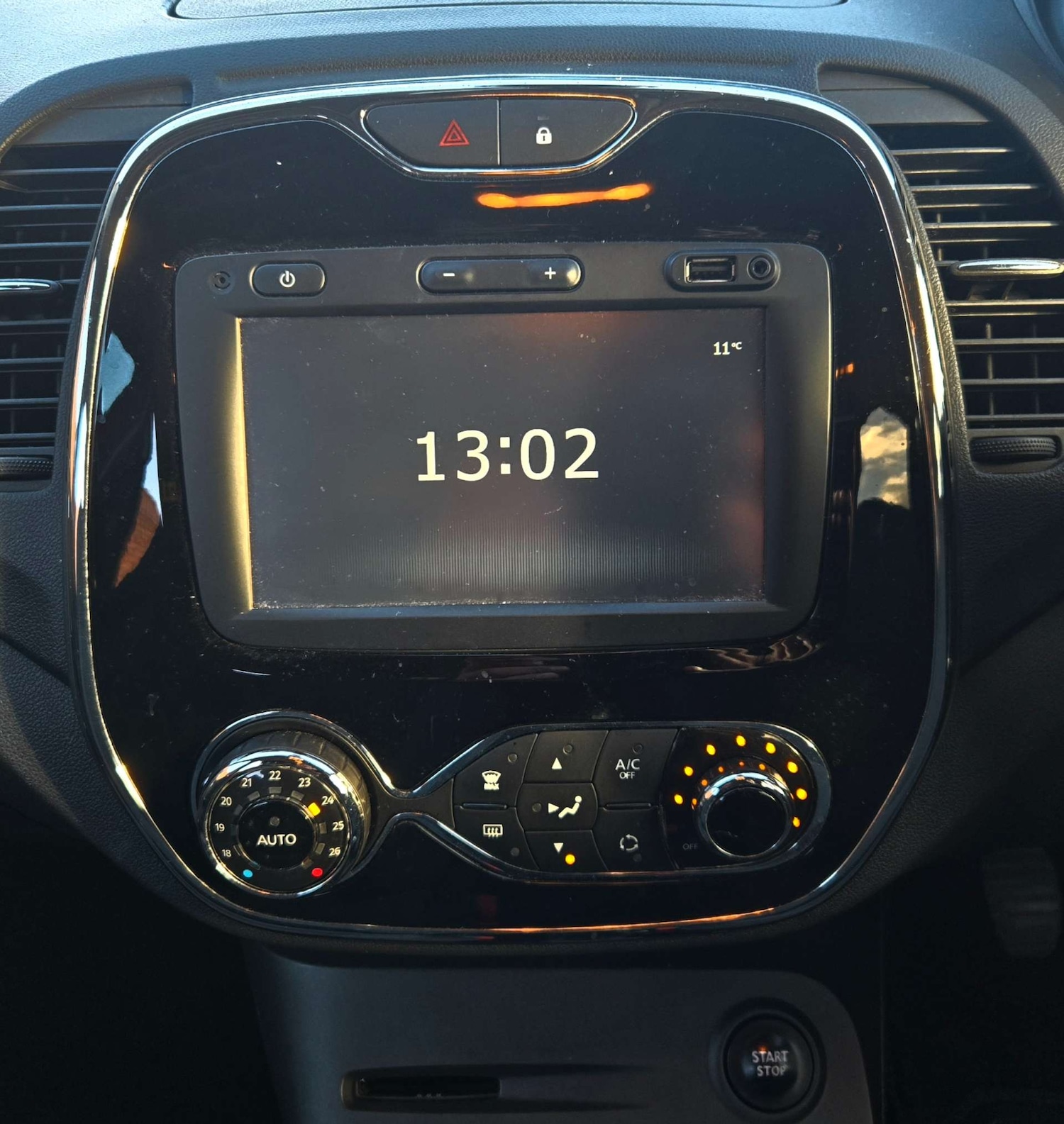 Used Renault Captur 2017 for sale - 77023542: Photo 28