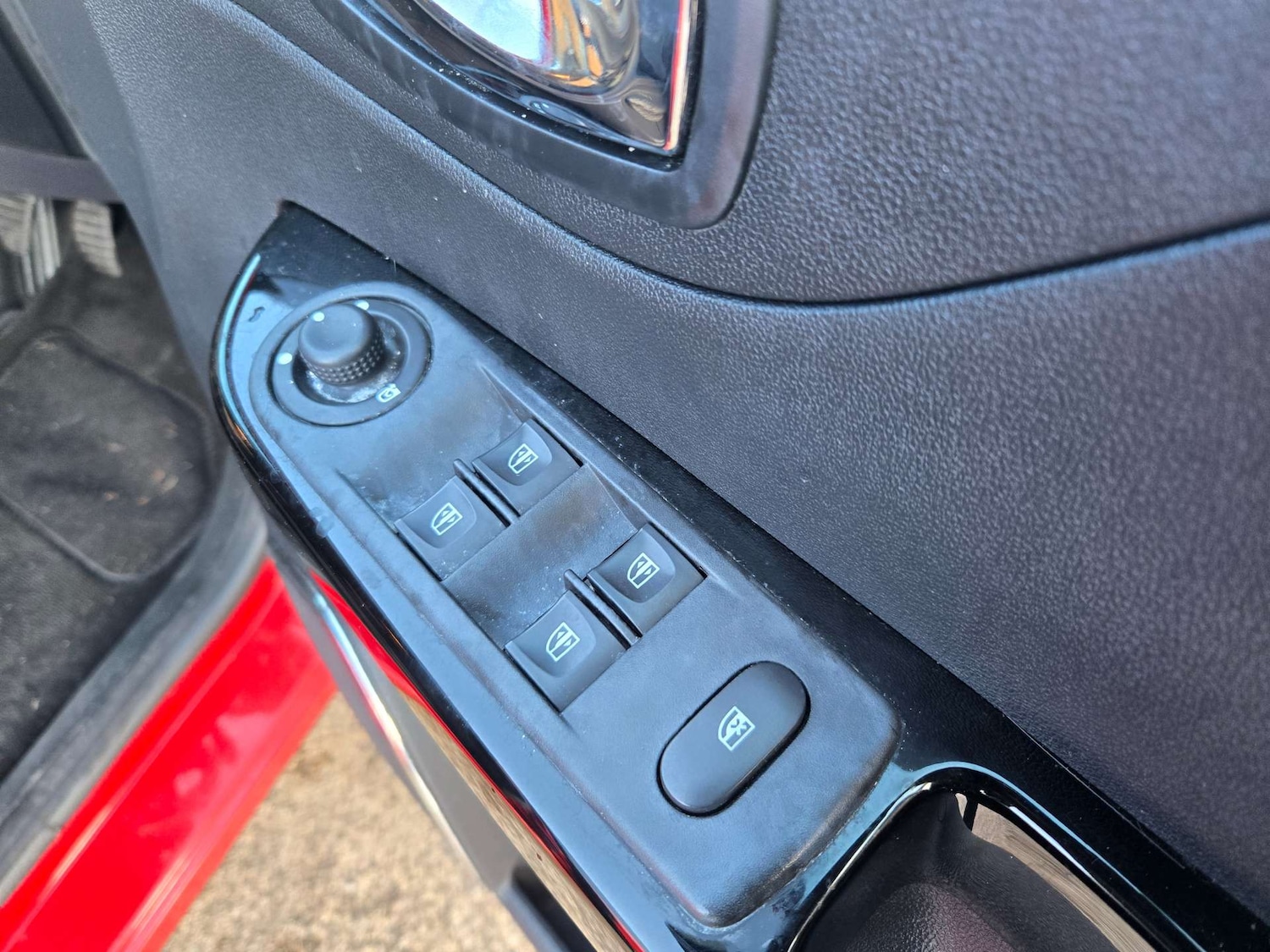 Used Renault Captur 2017 for sale - 77023542: Photo 30