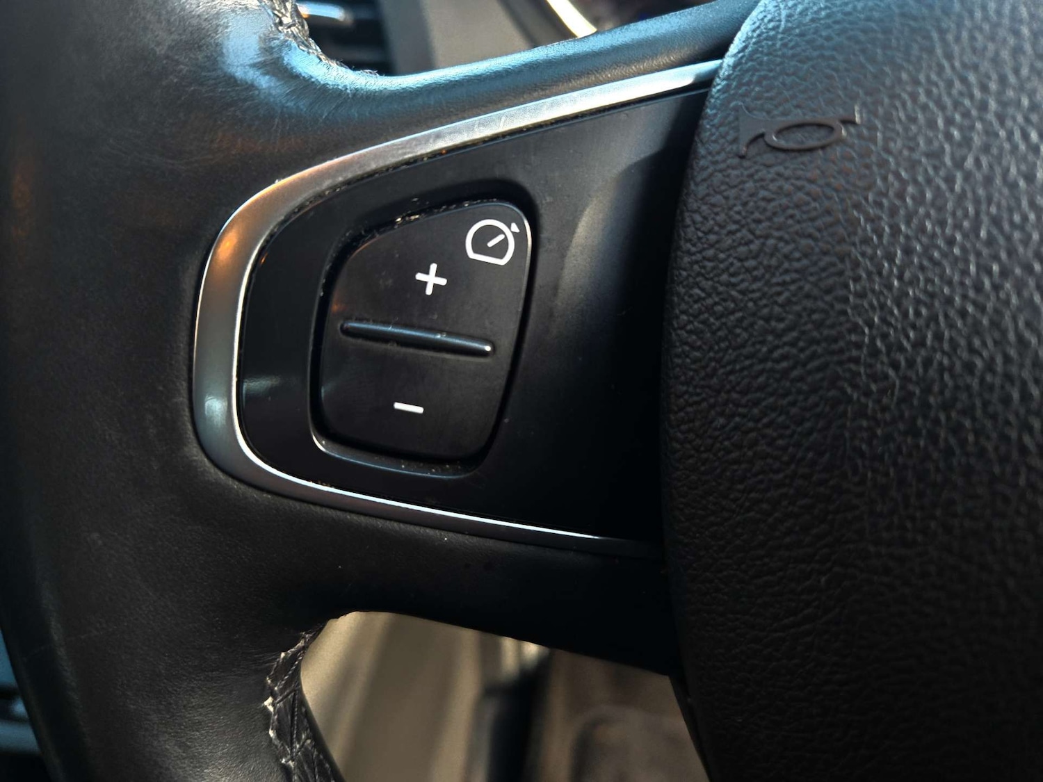 Used Renault Captur 2017 for sale - 77023542: Photo 32