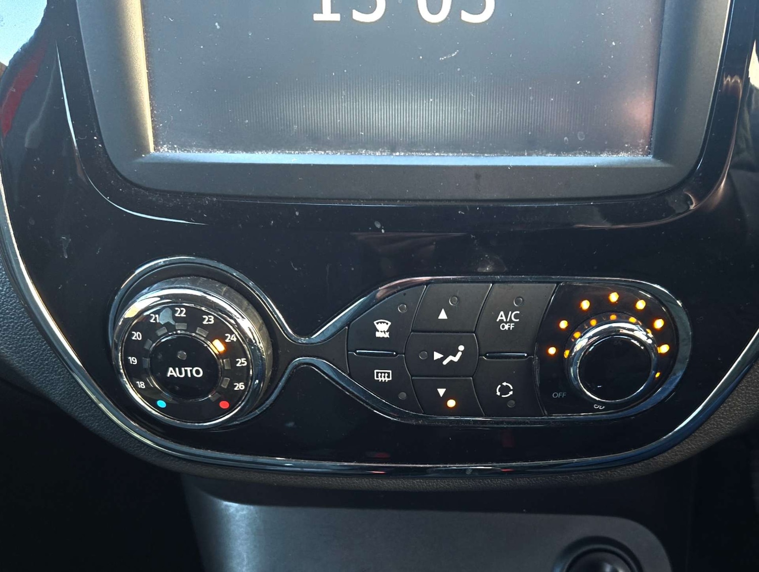 Used Renault Captur 2017 for sale - 77023542: Photo 37