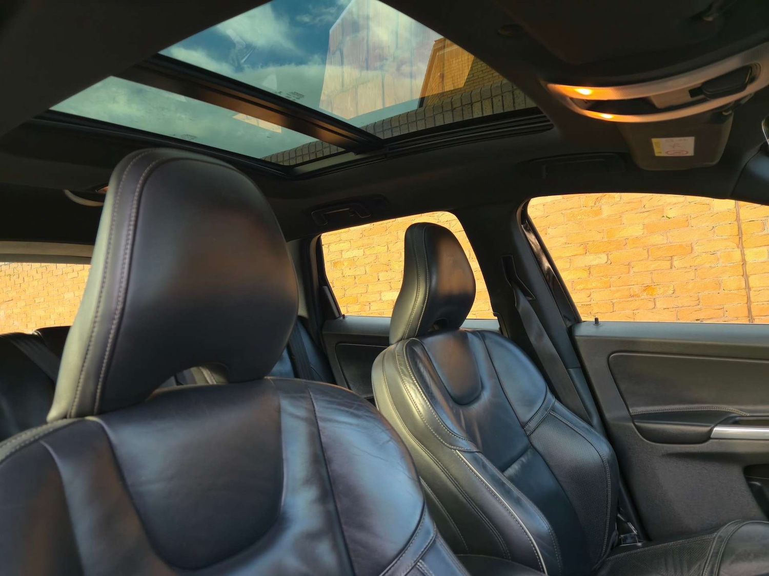 Used Volvo XC60 2015 for sale - 77025189: Photo 22