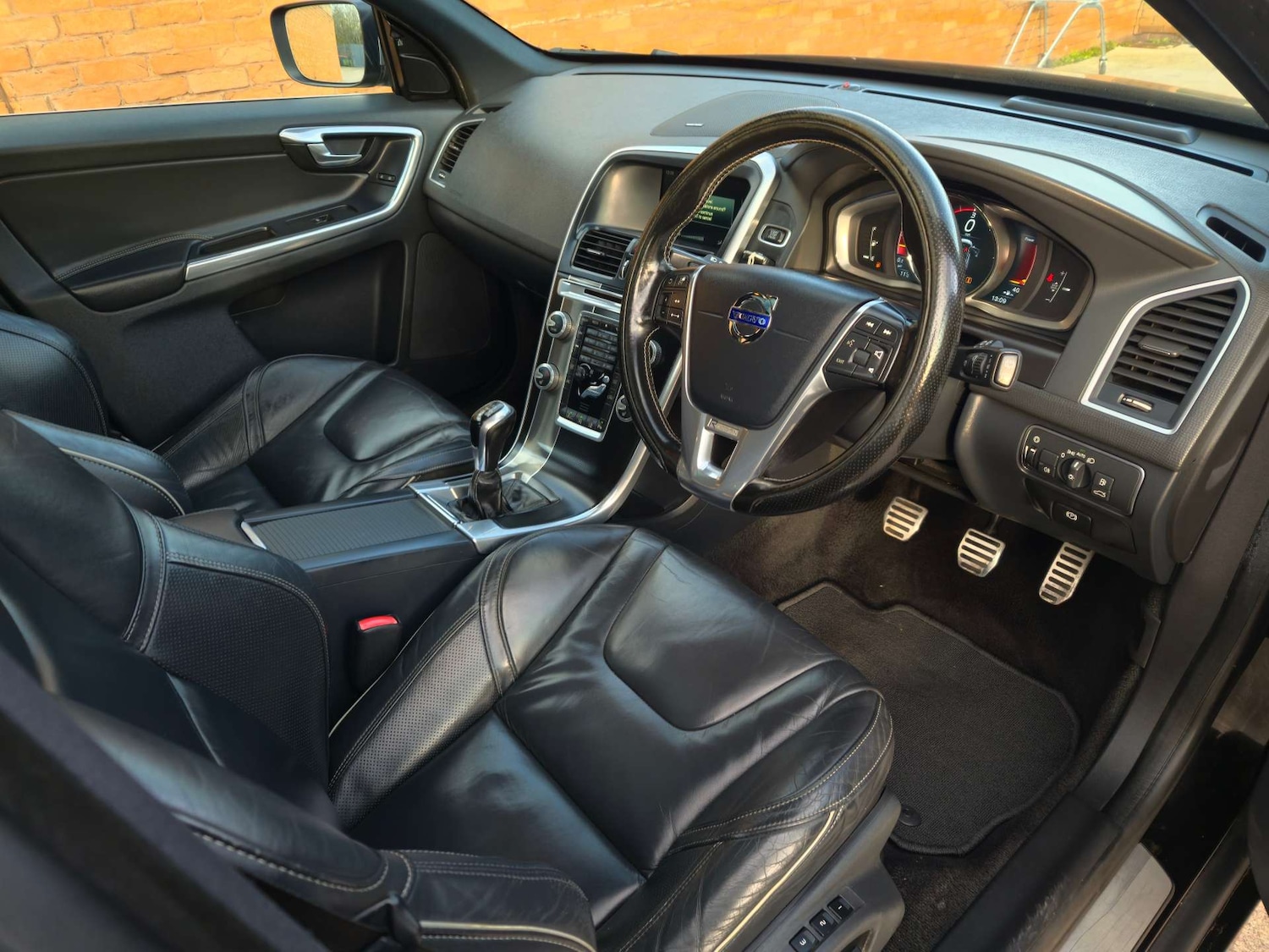 Used Volvo XC60 2015 for sale - 77025189: Photo 23