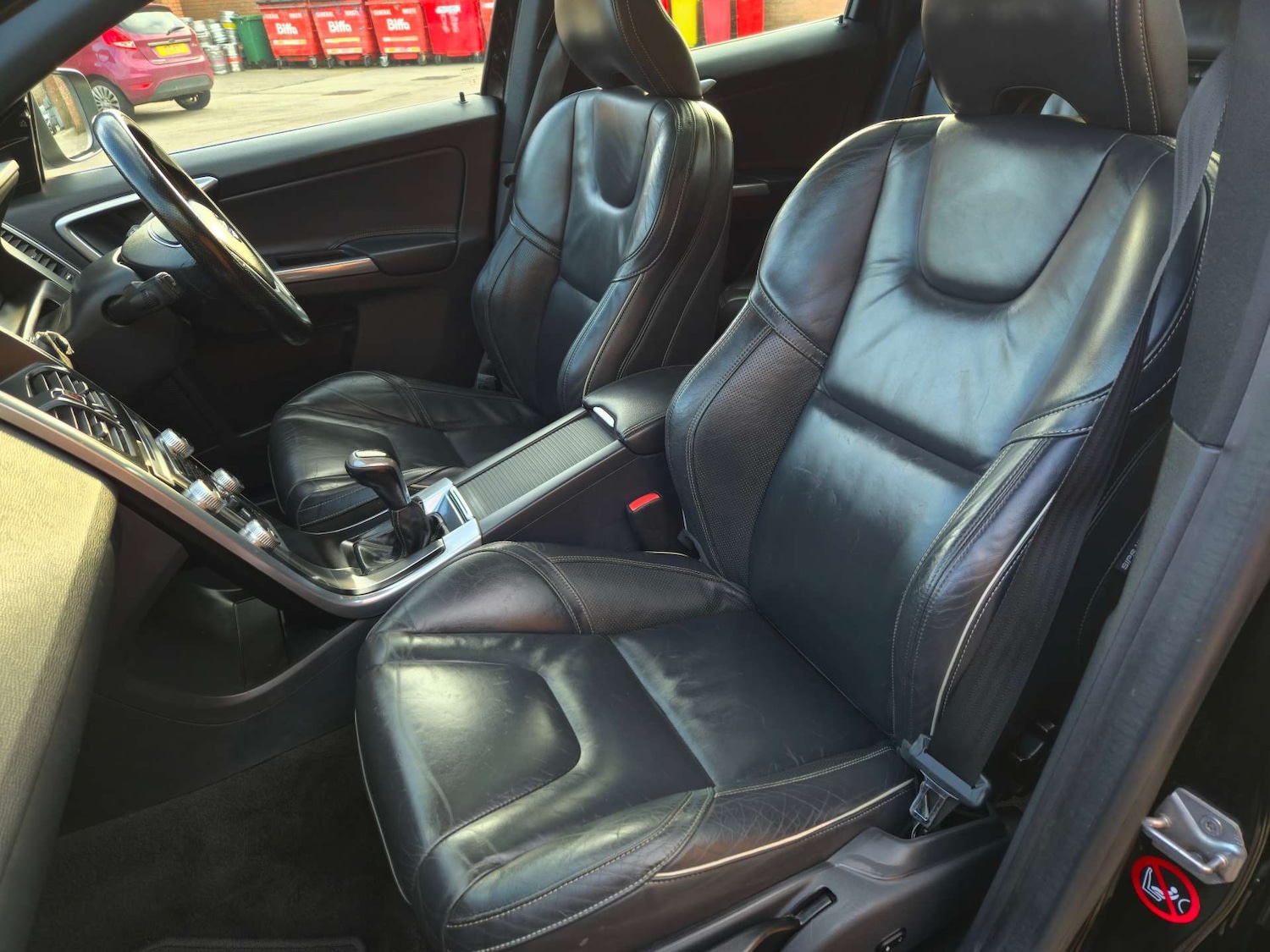 Used Volvo XC60 2015 for sale - 77025189: Photo 25