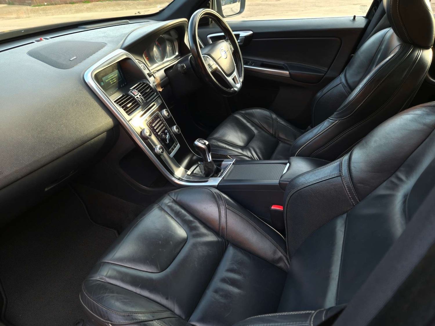 Used Volvo XC60 2015 for sale - 77025189: Photo 26