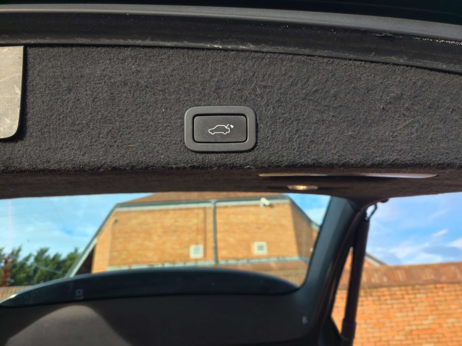 Used Volvo XC60 2015 for sale - 77025189: Photo 32