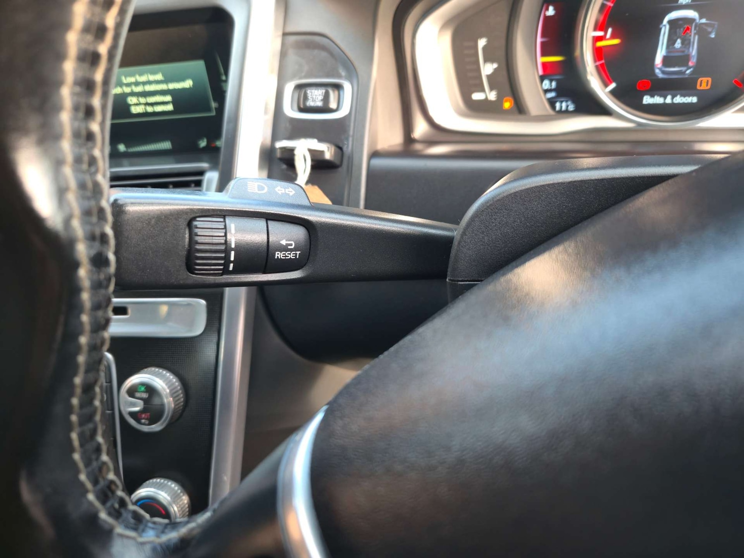 Used Volvo XC60 2015 for sale - 77025189: Photo 35