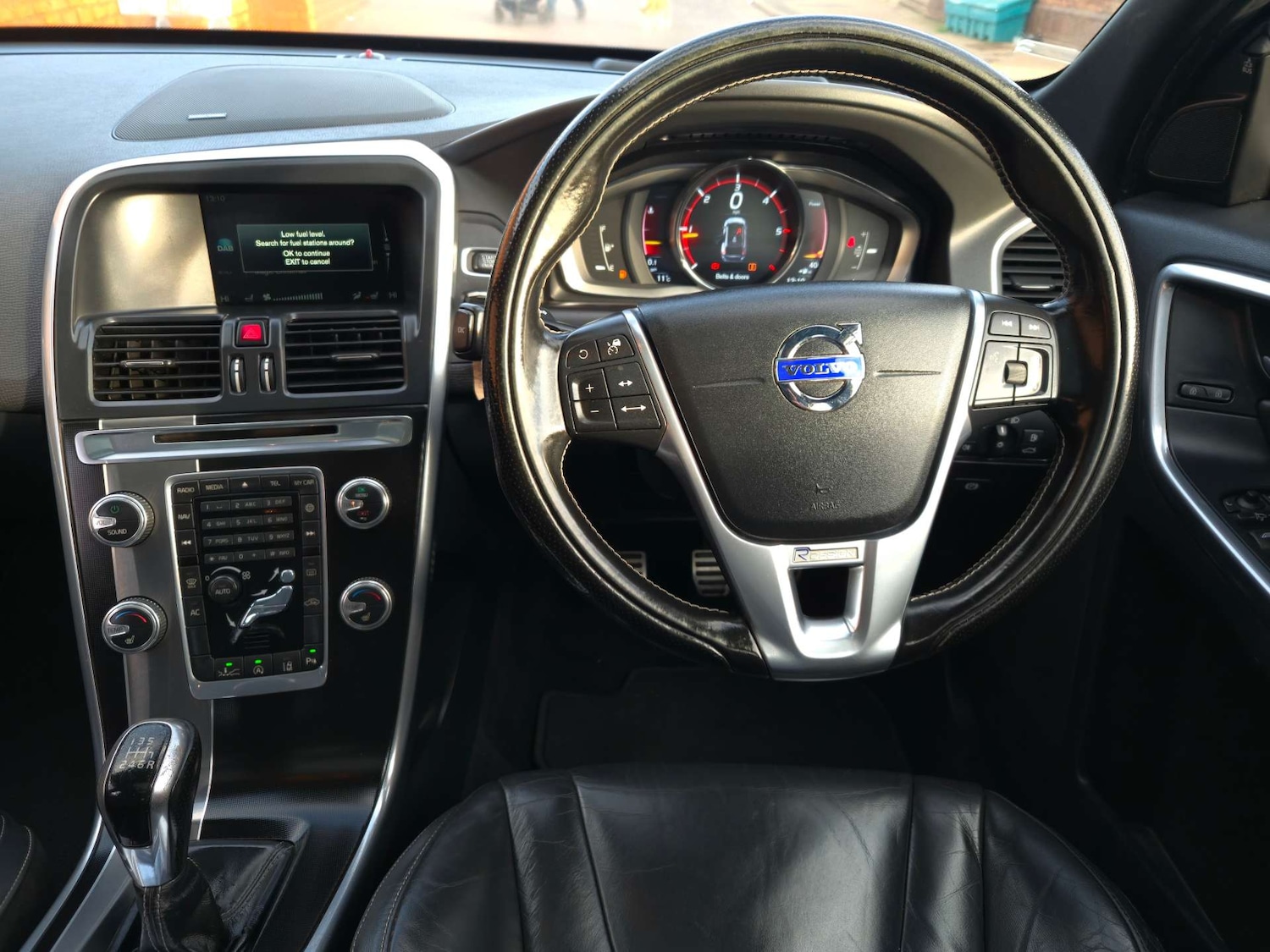 Used Volvo XC60 2015 for sale - 77025189: Photo 37