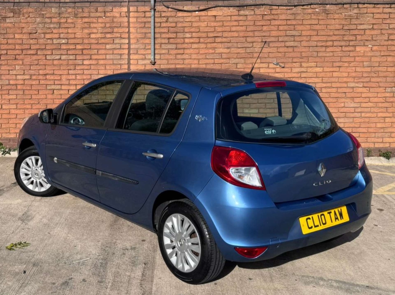 Used Renault Clio 2010 for sale - 76600535: Photo 10
