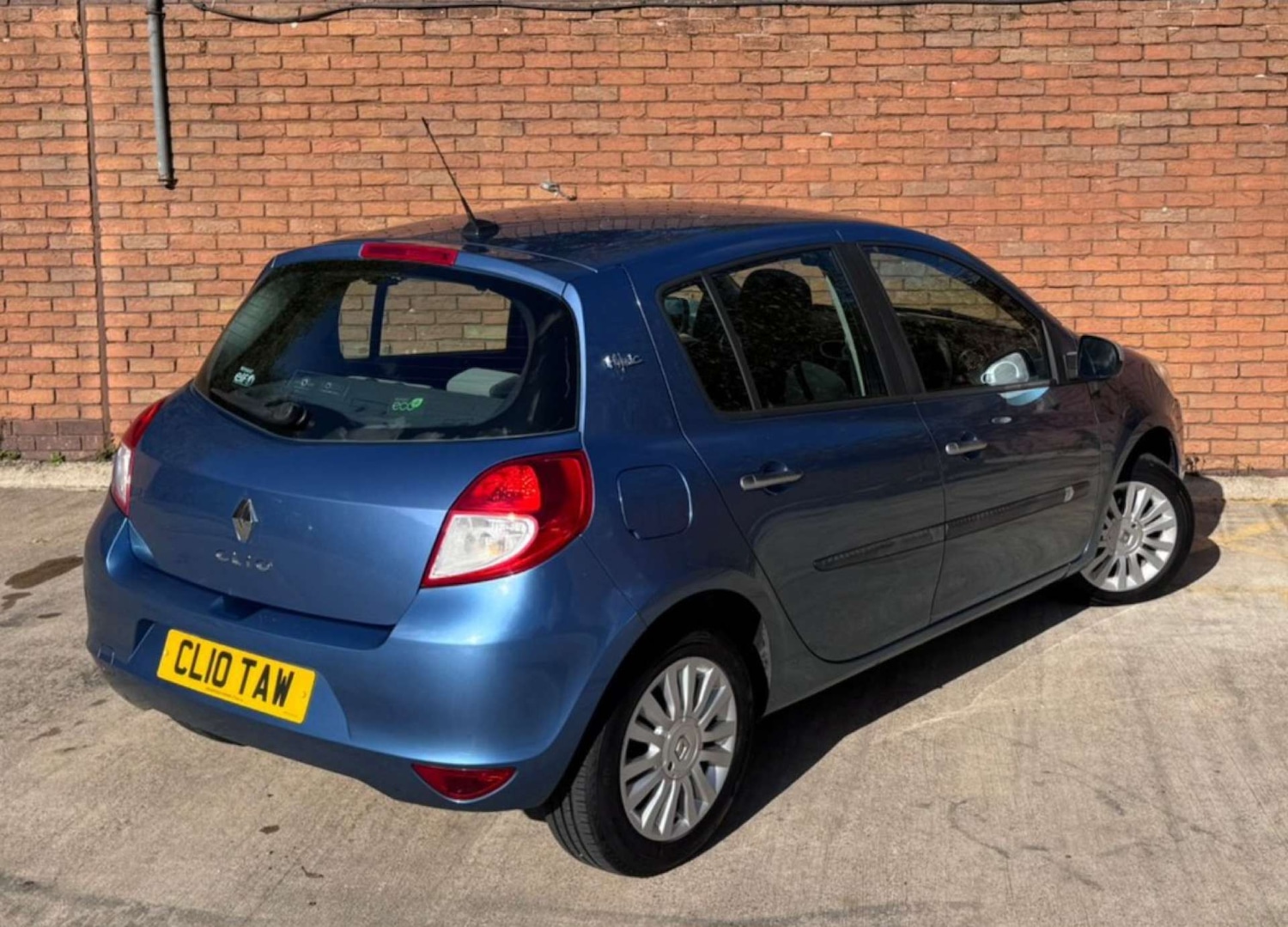 Used Renault Clio 2010 for sale - 76600535: Photo 11