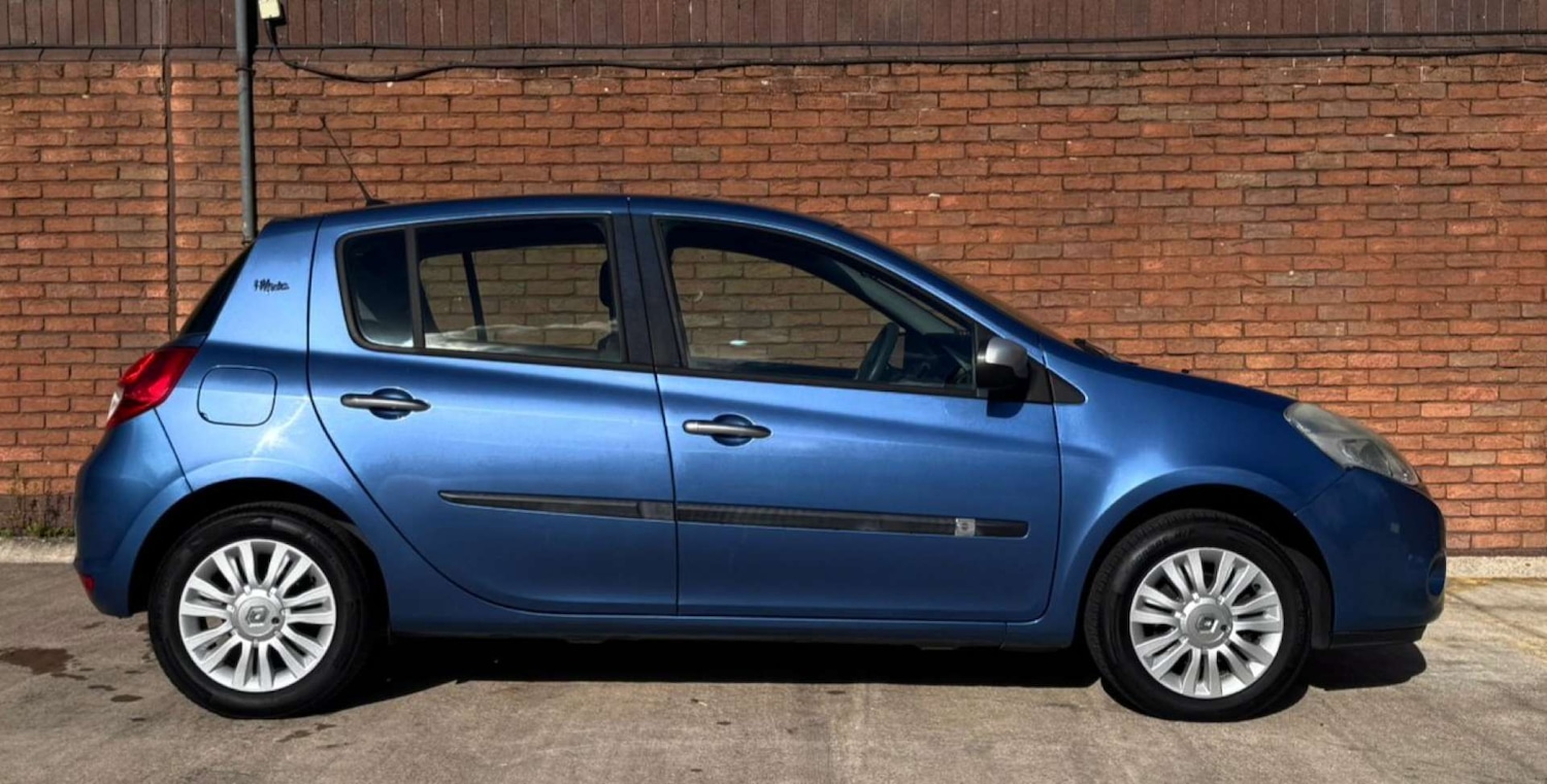 Used Renault Clio 2010 for sale - 76600535: Photo 13