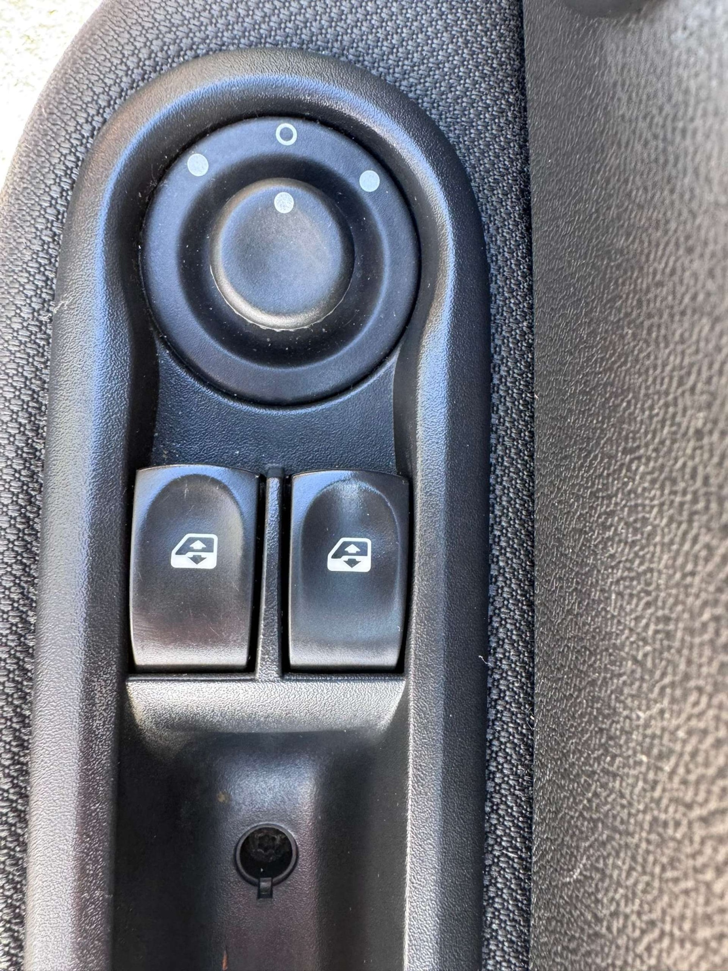 Used Renault Clio 2010 for sale - 76600535: Photo 23