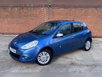 Used Renault Clio 2010 for sale - 76600535: Photo