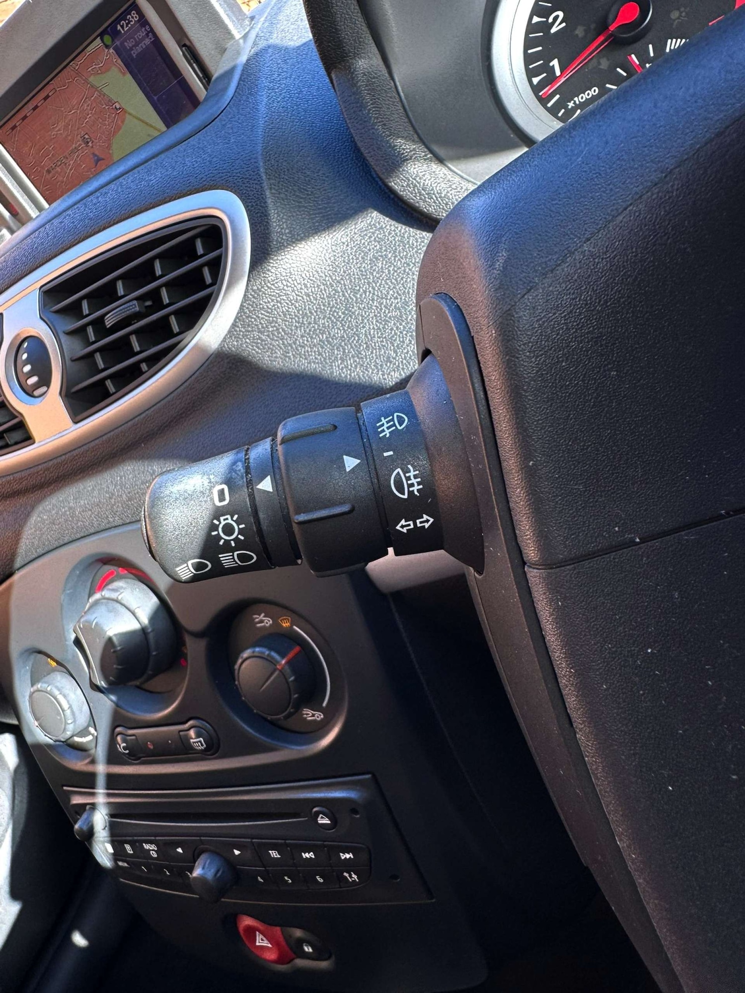 Used Renault Clio 2010 for sale - 76600535: Photo 30