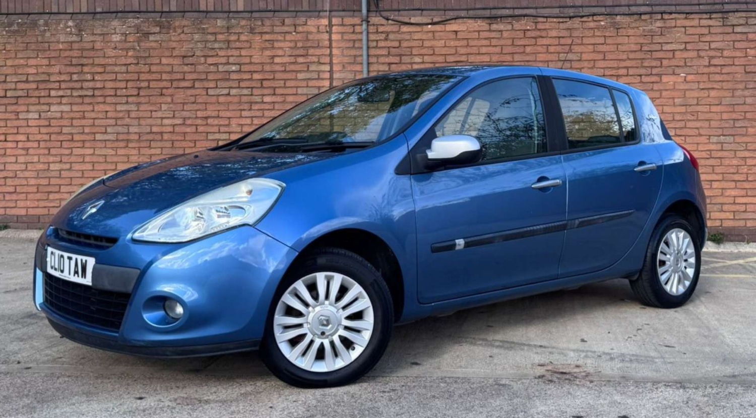 Used Renault Clio 2010 for sale - 76600535: Photo 4