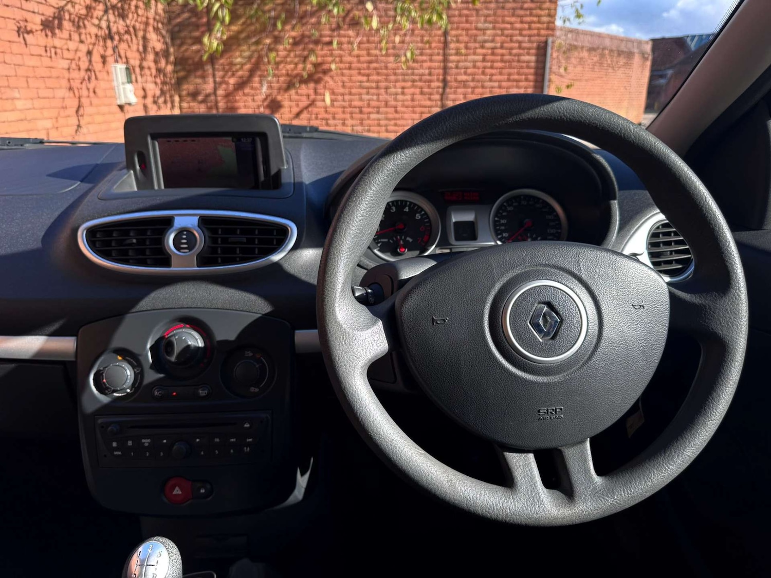 Used Renault Clio 2010 for sale - 76381501: Photo 22