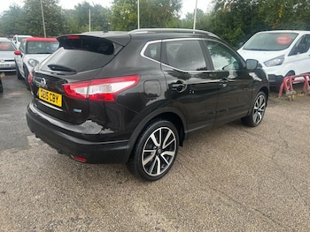 Used Nissan Qashqai 2015 for sale - 79384701: Photo