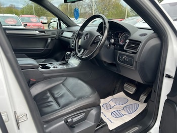 Used Volkswagen Touareg 2015 for sale - 78181788: Photo