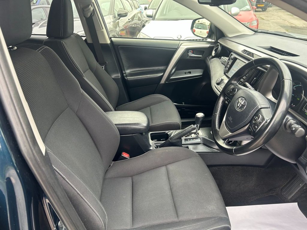 Used Toyota RAV4 2017 for sale - 76303898: Photo 3