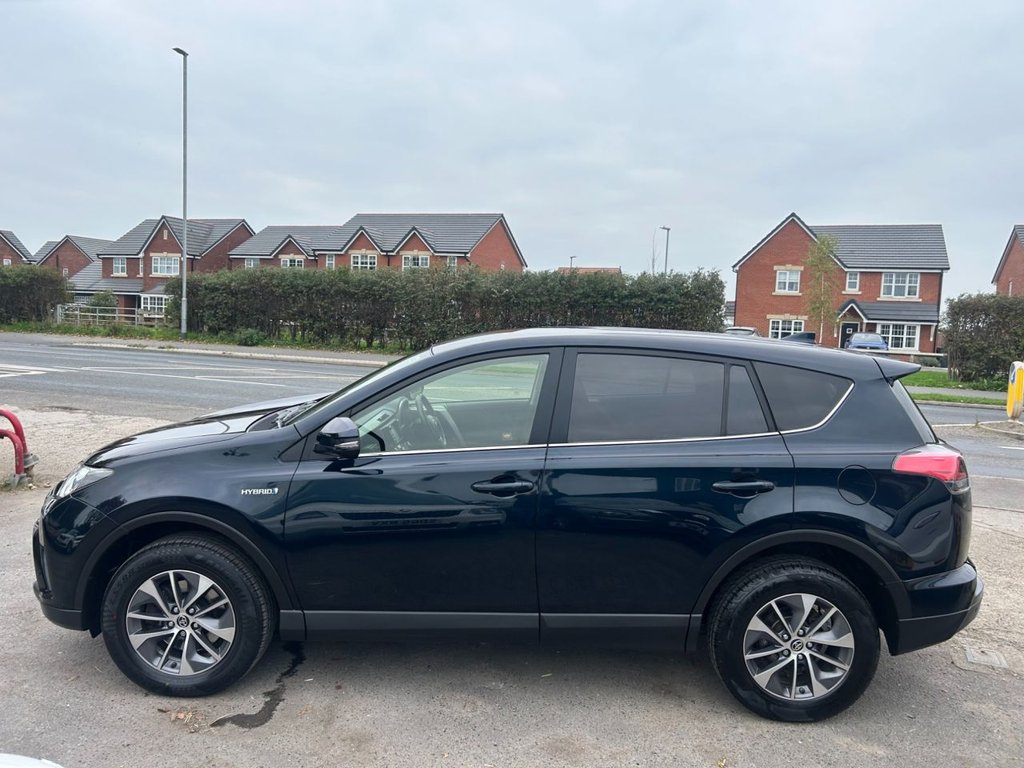 Used Toyota RAV4 2017 for sale - 76303898: Photo 8