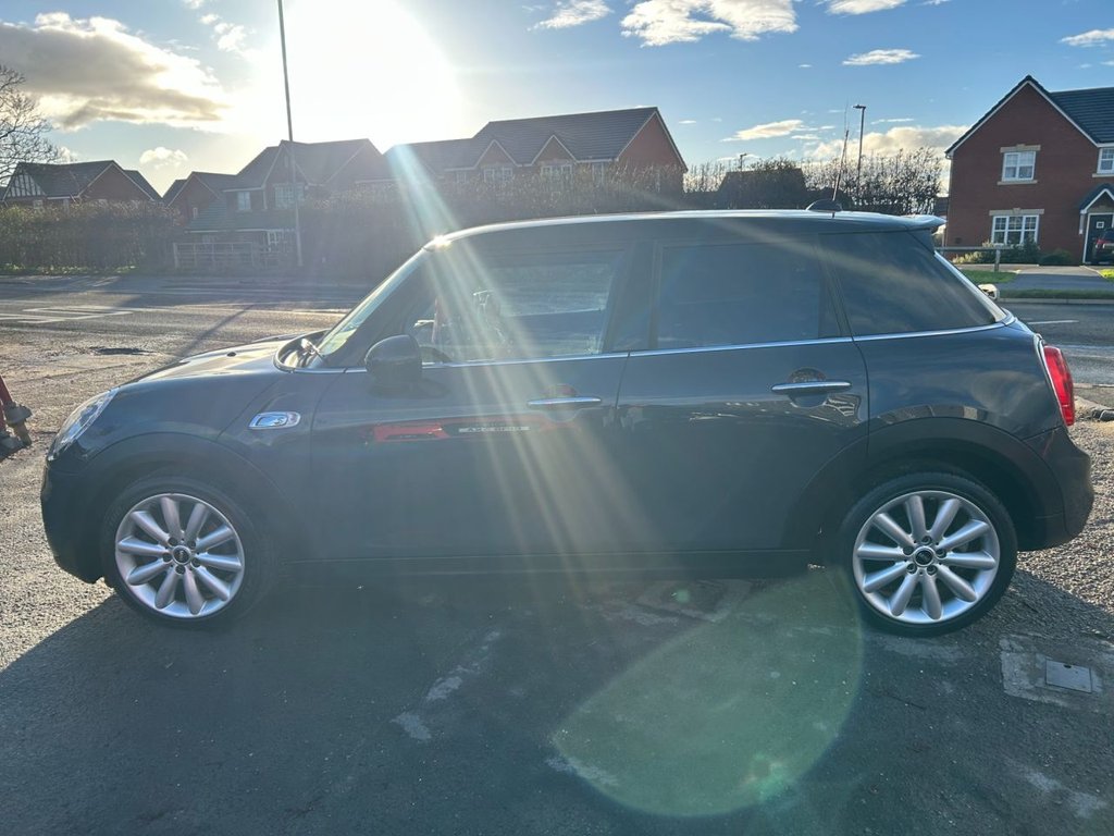 Used MINI Hatch 2017 for sale - 76686343: Photo 9