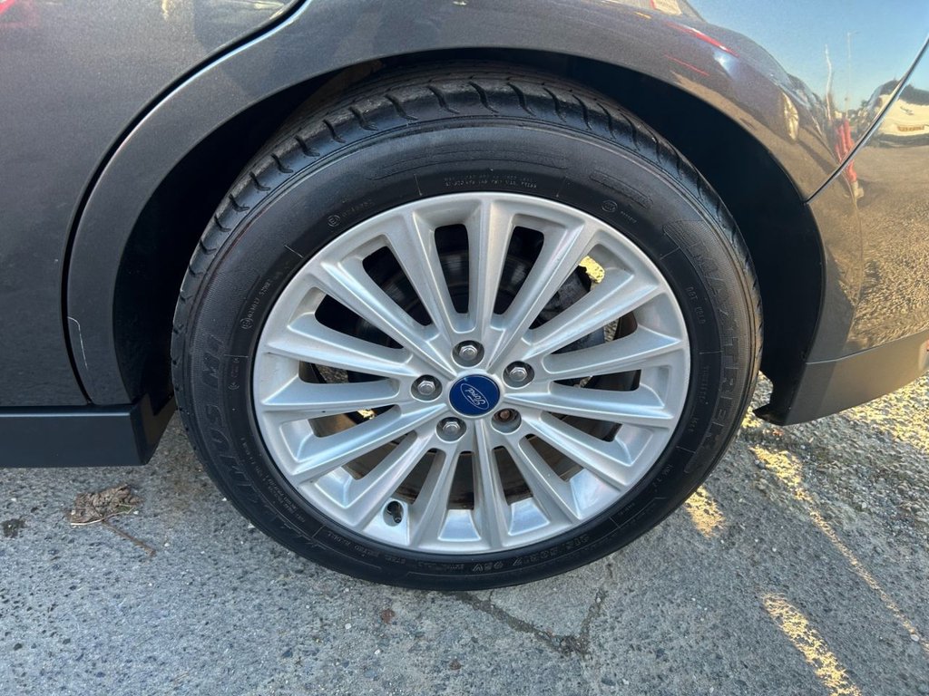 Used Ford C-Max 2017 for sale - 76605187: Photo 24