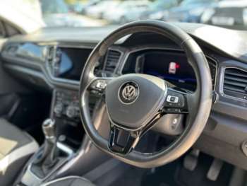 Used Volkswagen T-Roc 2020 for sale - 72186636: Photo