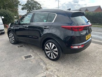 Used Kia Sportage 2017 for sale - 76081121: Photo 2