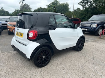 Used smart fortwo 2018 for sale - 76255992: Photo