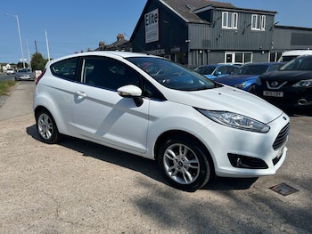 2017 (17) - 1.25 Zetec Hatchback 3dr Petrol Manual Euro 6 (82 ps)
