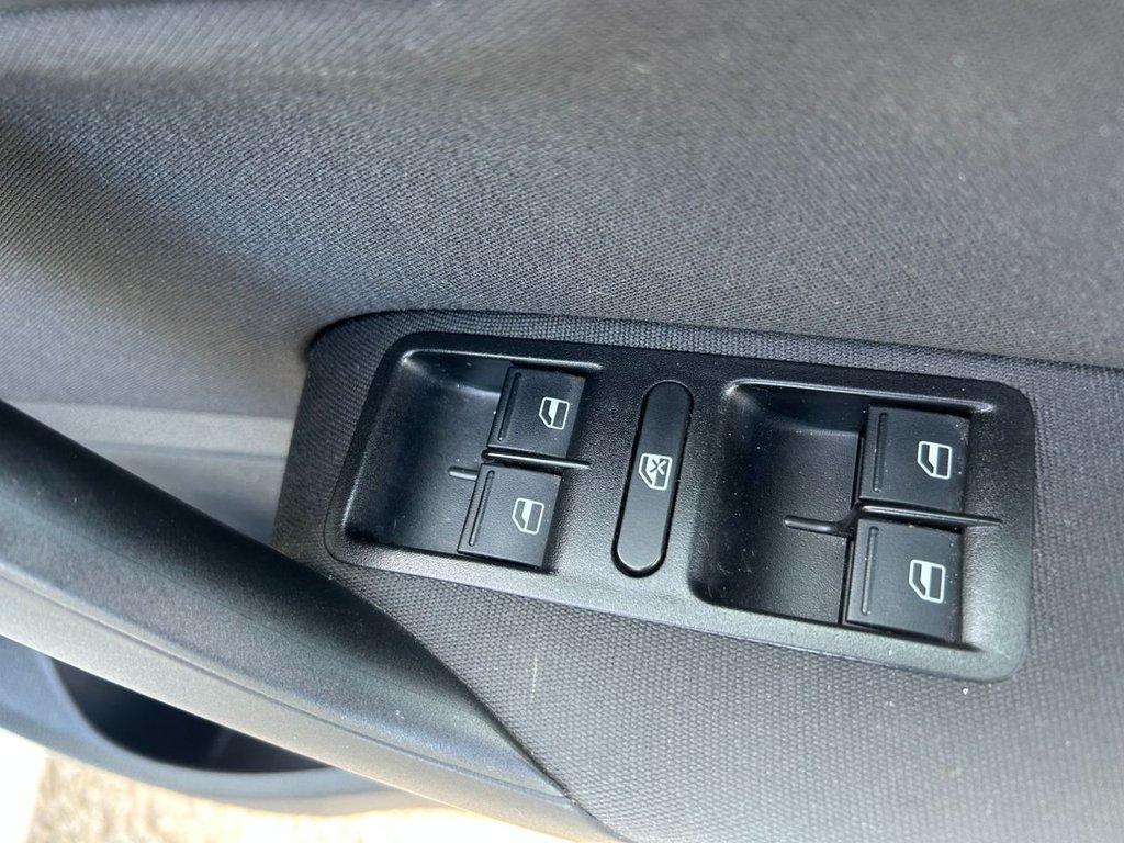 Used Volkswagen Polo 2014 for sale - 76038909: Photo 15