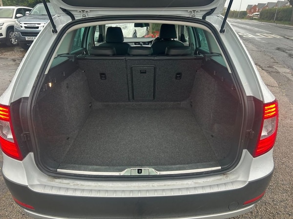 Used Skoda Superb 2014 for sale - 76147732: Photo 11