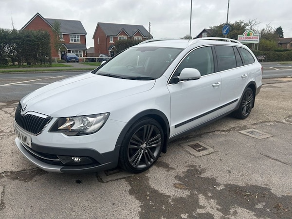 Used Skoda Superb 2014 for sale - 76147732: Photo 25